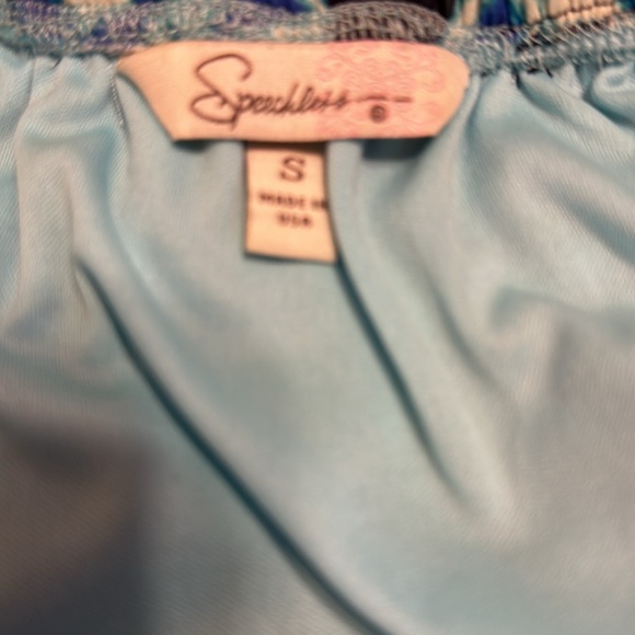 NWOT SPEECHLESS Flowy Blouse - Picture 4 of 4